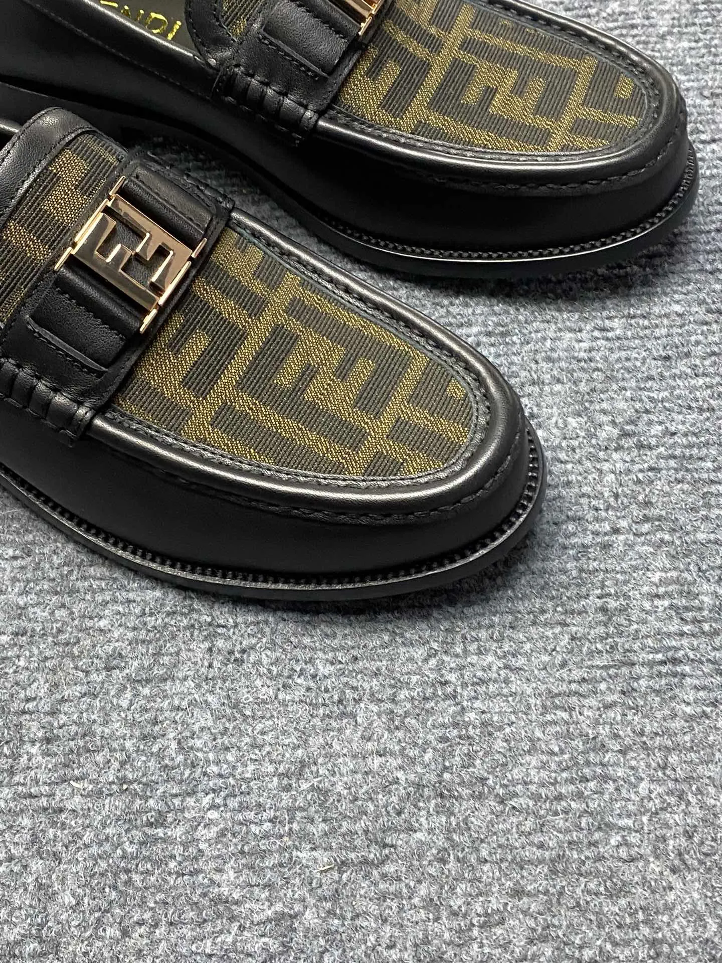 Men's Men's Shoes Men's Men's Shoes 💰900FENDI Fendi Men's Breathable and Comfortable Leather Shoes. Original development. The leather outsole is made of leather. Counters copy one to one. Imported counter cowhide. Imported water dyes cattle. 38 to 44. (45.46. can be ordered. 47.